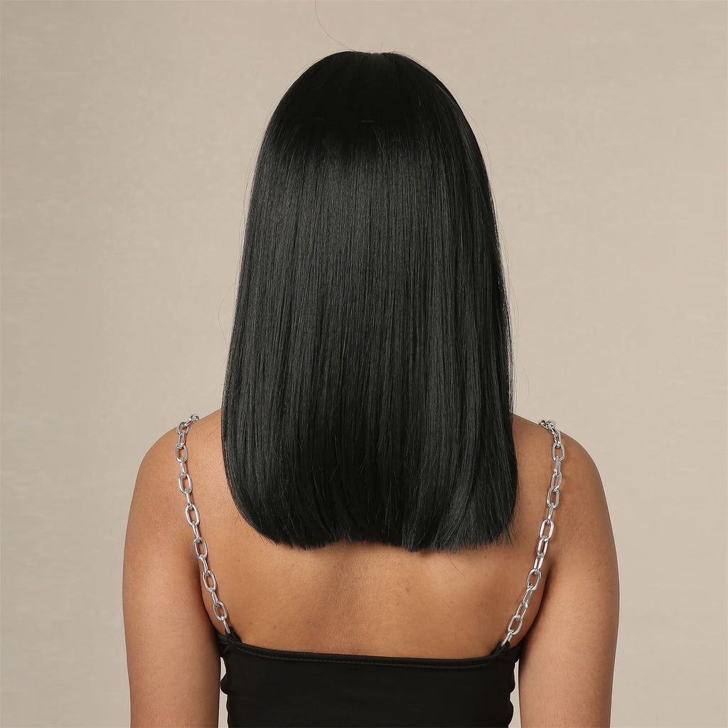 Perruque synthétique noire lisse au carré avec frange, mi-longue, dégradée, idéale pour le cosplay et les femmes. Cheveux naturels, résistante à la chaleur.
